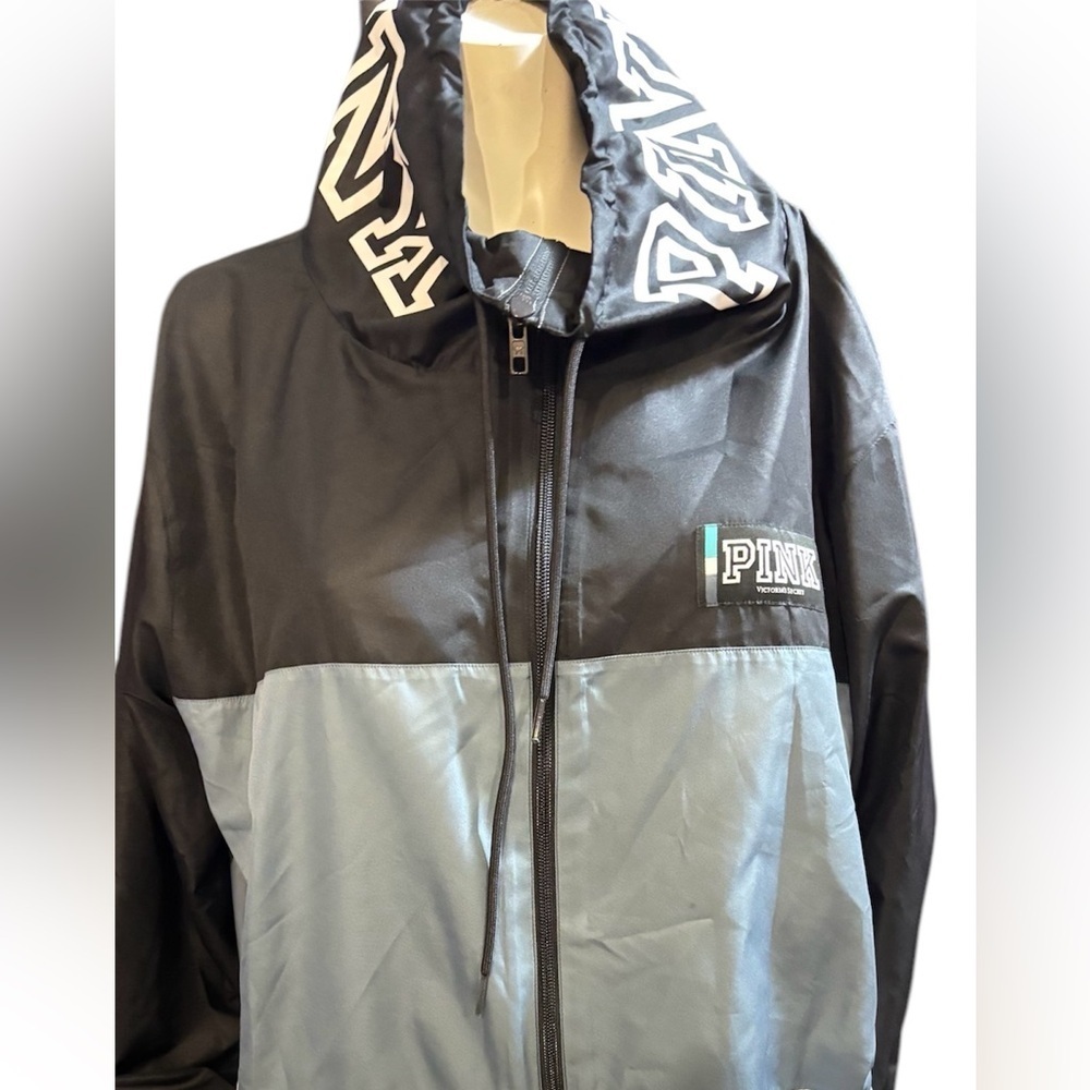 Victoria secret Pink Womens Gray/Black Windbreaker Jacket Logo Waterproof